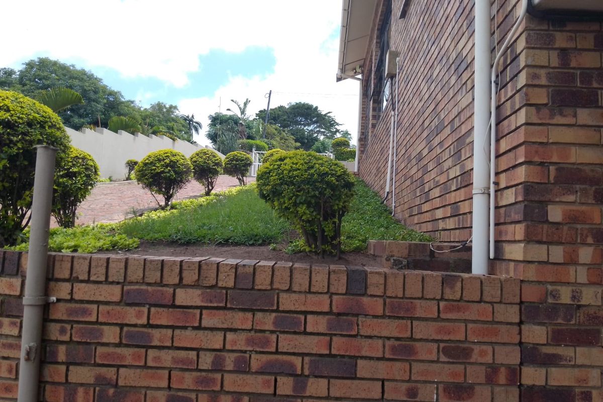 Immaculate 5 Bedrooms Facebrick Double Story - Photo 4