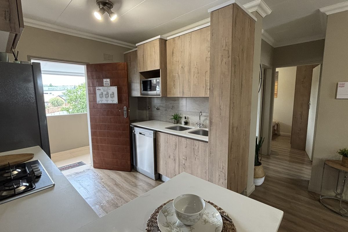 3 Bedroom GROUND FLOOR For Sale! - Photo 3