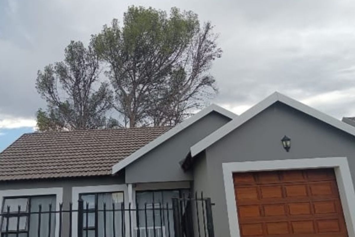 A Modern Family Sanctuary in Princeton Estate, Arcata - Photo 2