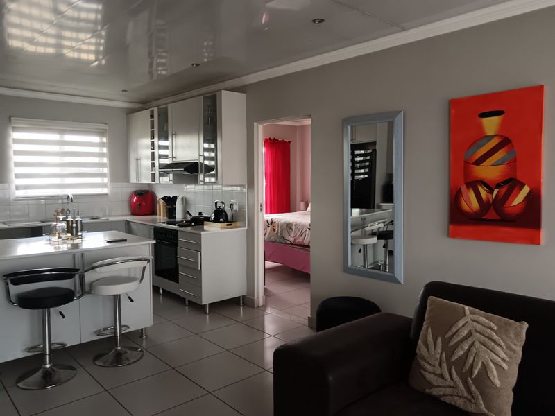 A Modern Family Sanctuary in Princeton Estate, Arcata - Photo 7