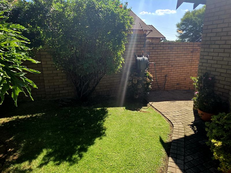 This stunning home nestled in a serene neighborhood - Photo 4