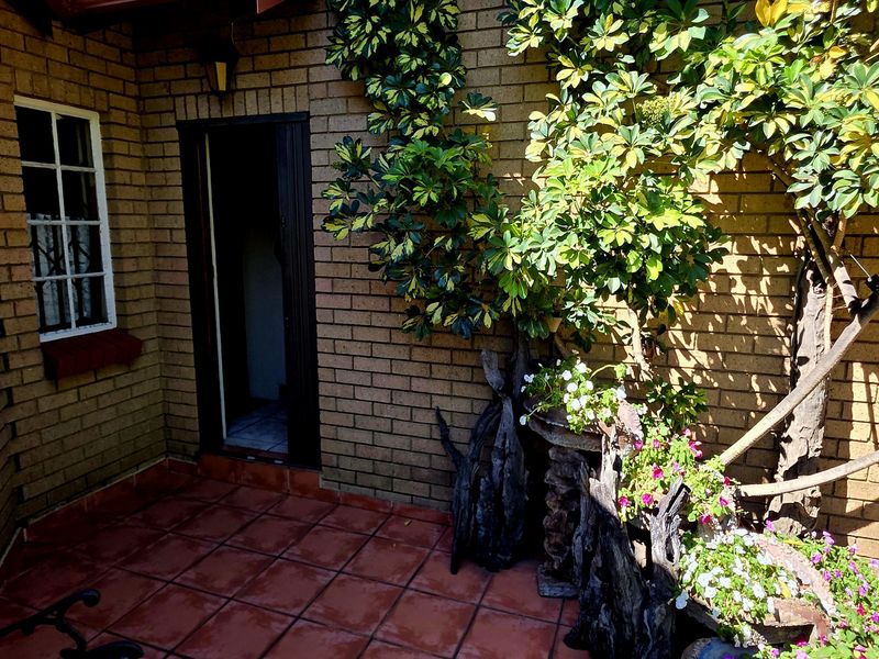 This stunning home nestled in a serene neighborhood - Photo 5