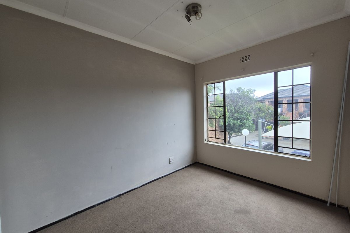 2 Bedroom Townhouse TO LET in Sonneveld - Photo 5