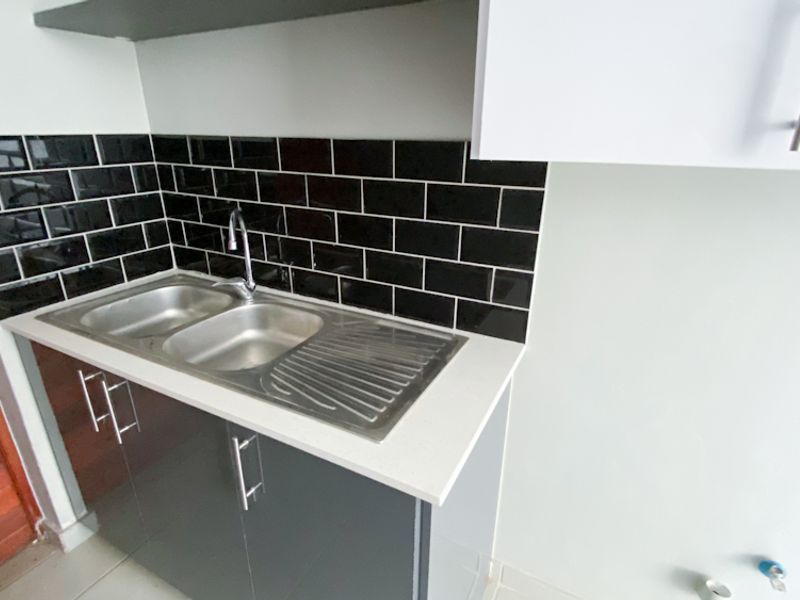 3 Bedroom Family Home for Sale in Roodeplaat - Photo 6