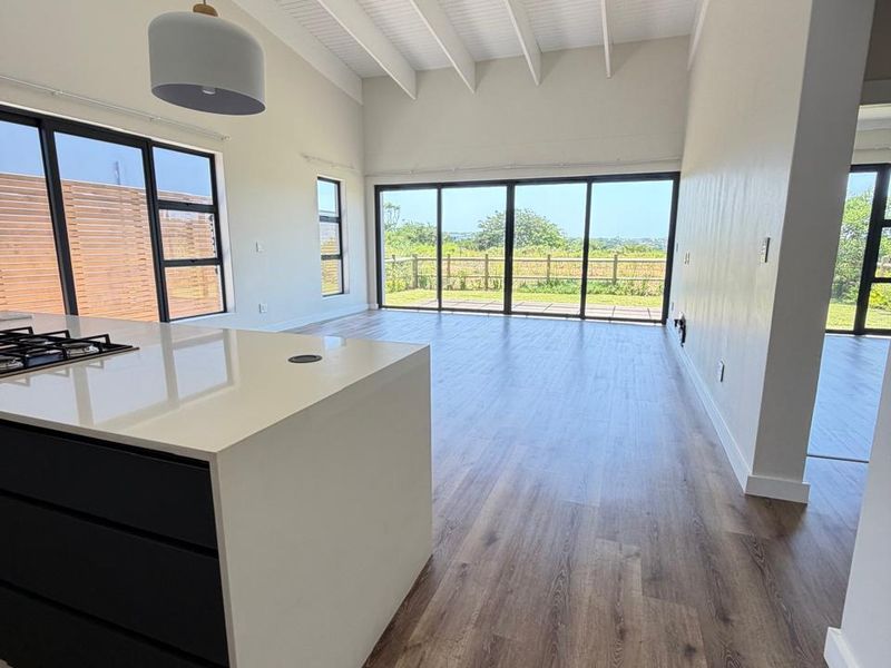 Modern 3-Bedroom Home in Dolphin Ridge – Style, Comfort & Convenience - Photo 4