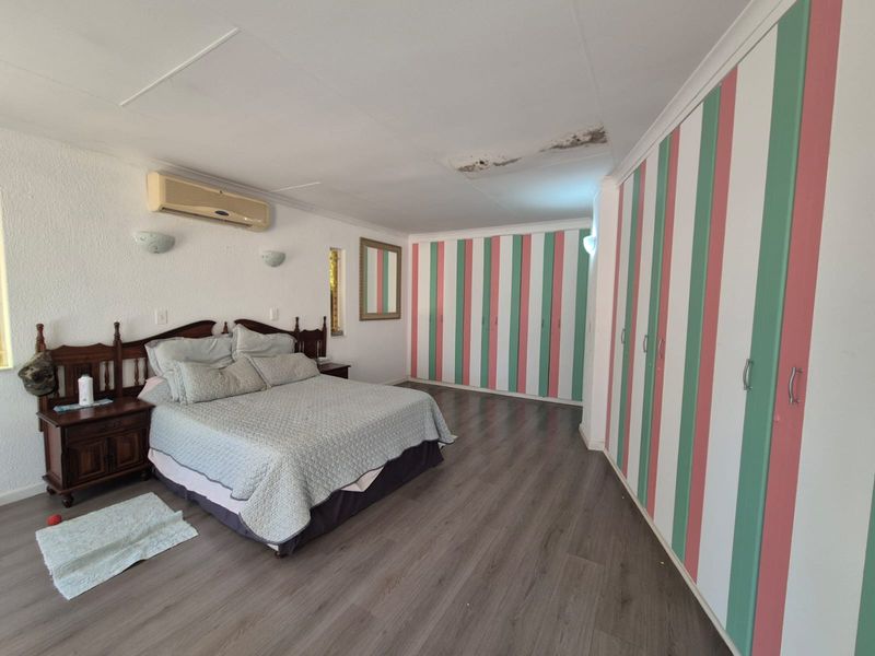 !Luxury Oasis Awaits! - Photo 6