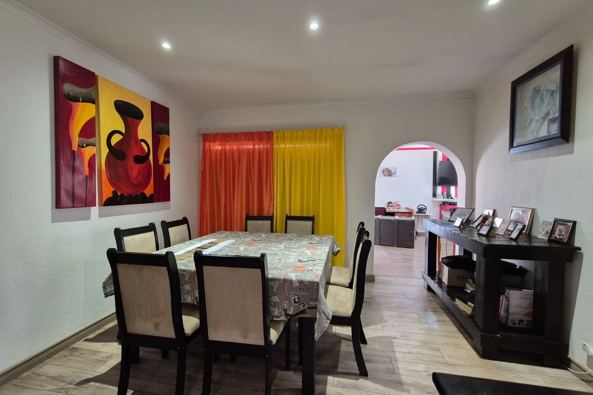 !Luxury Oasis Awaits! - Photo 3