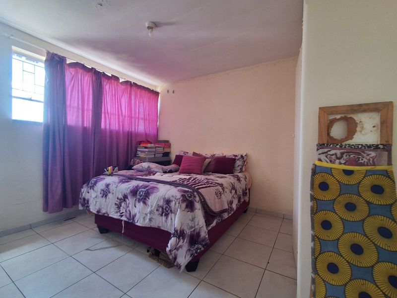 Immaculate and well kept apartment. In Clean Vereeniging CBD complex up for grabs. - Photo 10