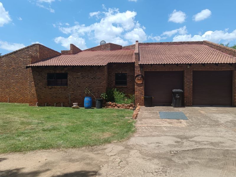 4.4 Hectare Lifestyle Plot with Modern Home and Wedding Venue - Endless Opportunities - Photo 2