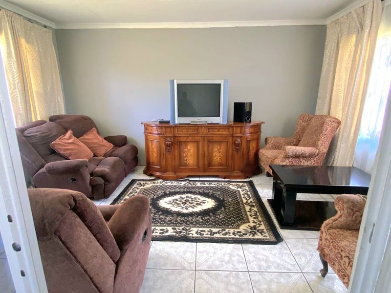 INVESTOR’S DREAM OR ULTIMATE LARGE FAMILY HOME – 8 BEDROOM PROPERTY IN BEDWORTHPARK! - Photo 9