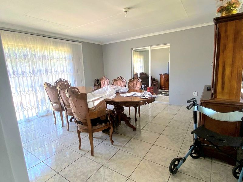 INVESTOR’S DREAM OR ULTIMATE LARGE FAMILY HOME – 8 BEDROOM PROPERTY IN BEDWORTHPARK! - Photo 8