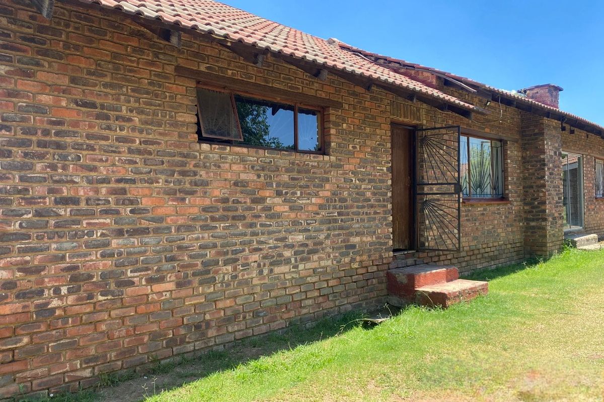 INVESTOR’S DREAM OR ULTIMATE LARGE FAMILY HOME – 8 BEDROOM PROPERTY IN BEDWORTHPARK! - Photo 5