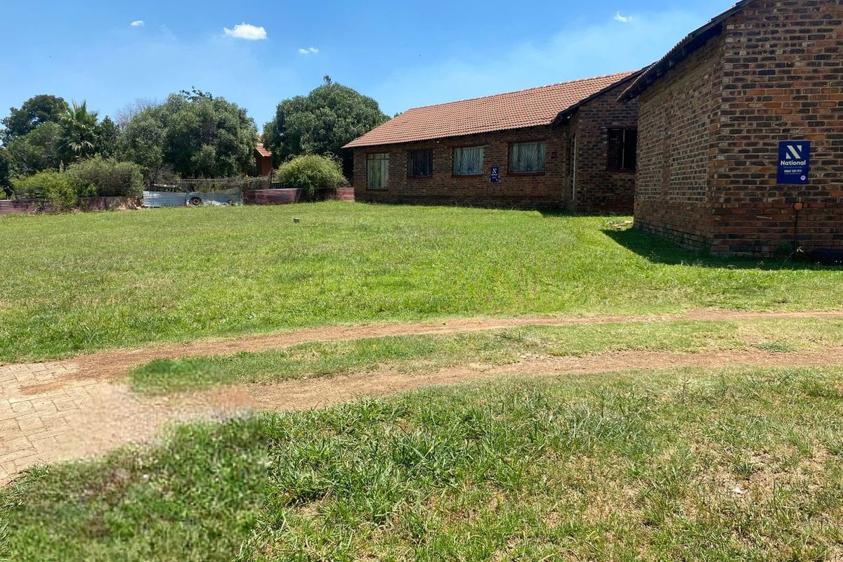 INVESTOR’S DREAM OR ULTIMATE LARGE FAMILY HOME – 8 BEDROOM PROPERTY IN BEDWORTHPARK! - Photo 2