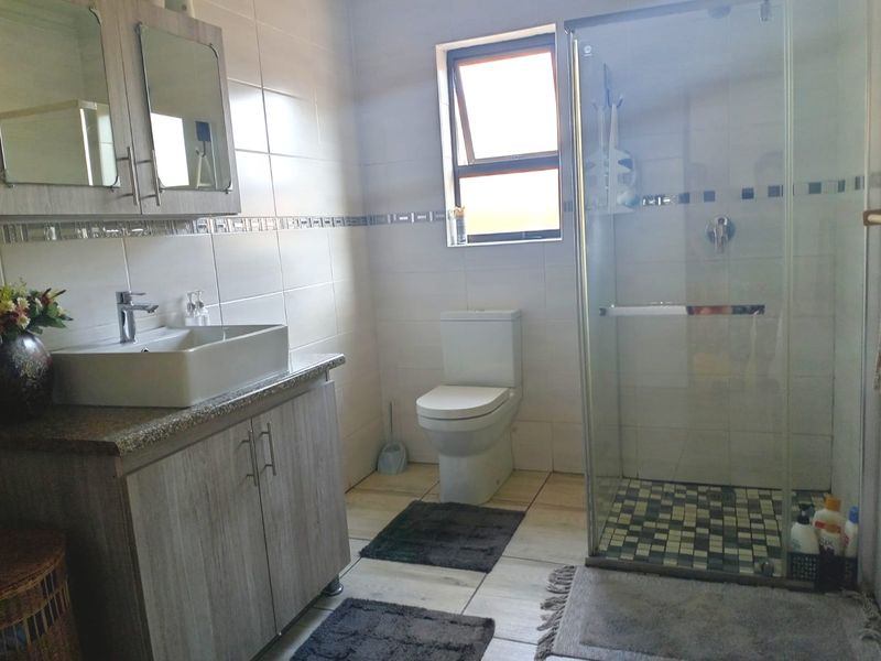 EXCEPTIONAL DUAL-LIVING PROPERTY – TWO HOMES ON ONE ERF IN SECUNDA - Photo 9