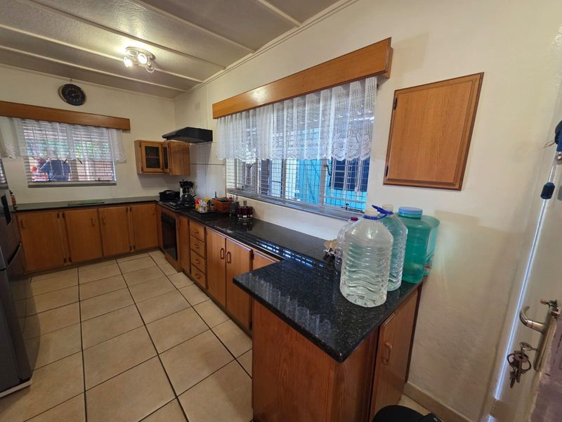 Beautiful Family Home for Sale in Sasolburg – Close to CBD! - Photo 6