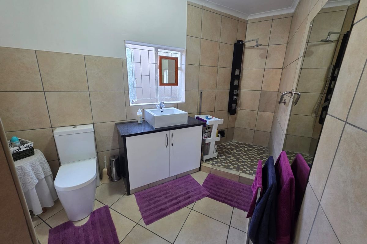 Beautiful Family Home for Sale in Sasolburg – Close to CBD! - Photo 3