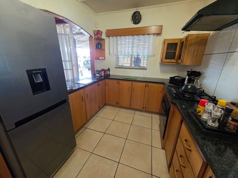 Beautiful Family Home for Sale in Sasolburg – Close to CBD! - Photo 8