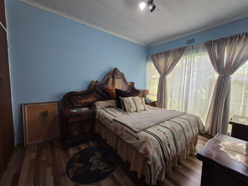 !HIGH Potential Home NEAR VUT! - Photo 8