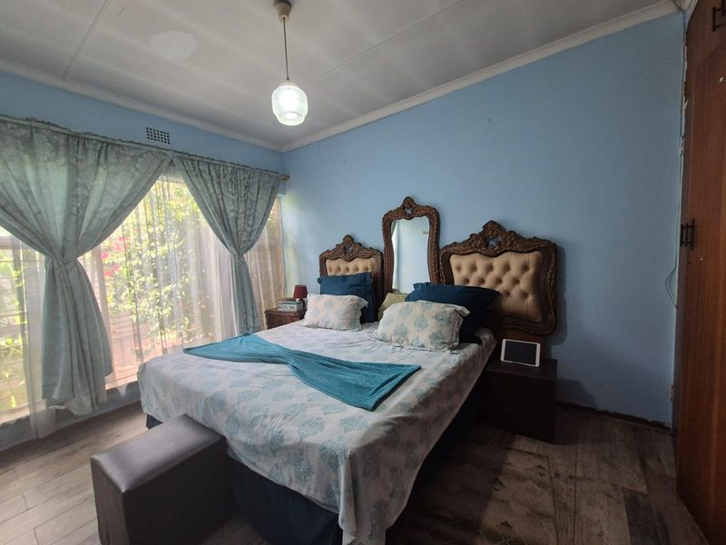 !HIGH Potential Home NEAR VUT! - Photo 7