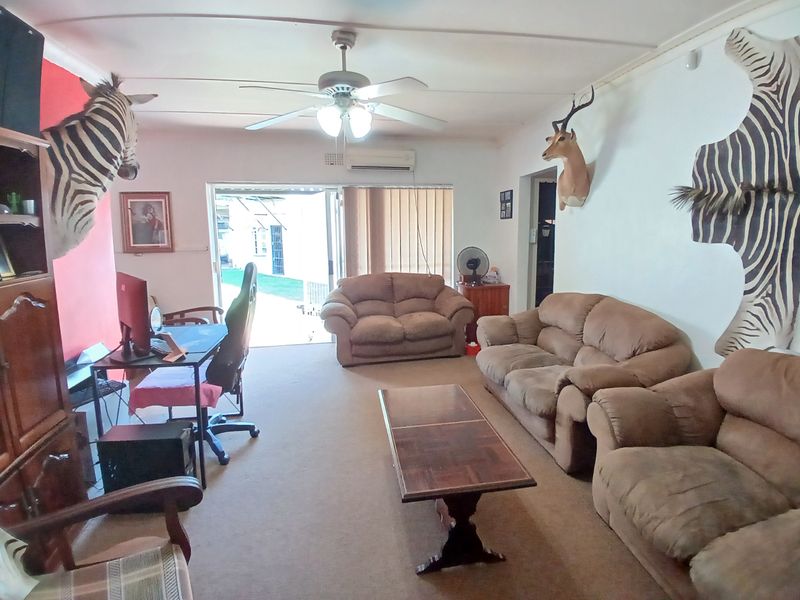 North-facing family home offering comfort and space - Photo 9