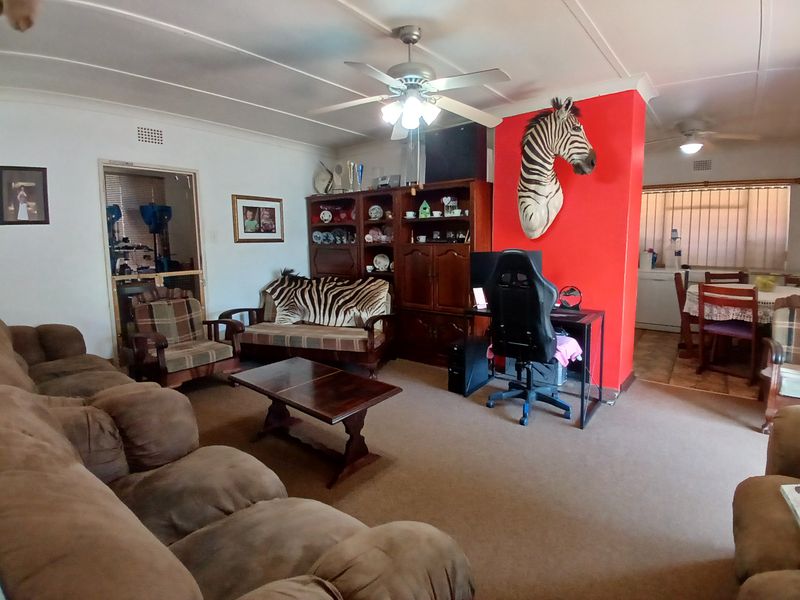 North-facing family home offering comfort and space - Photo 8