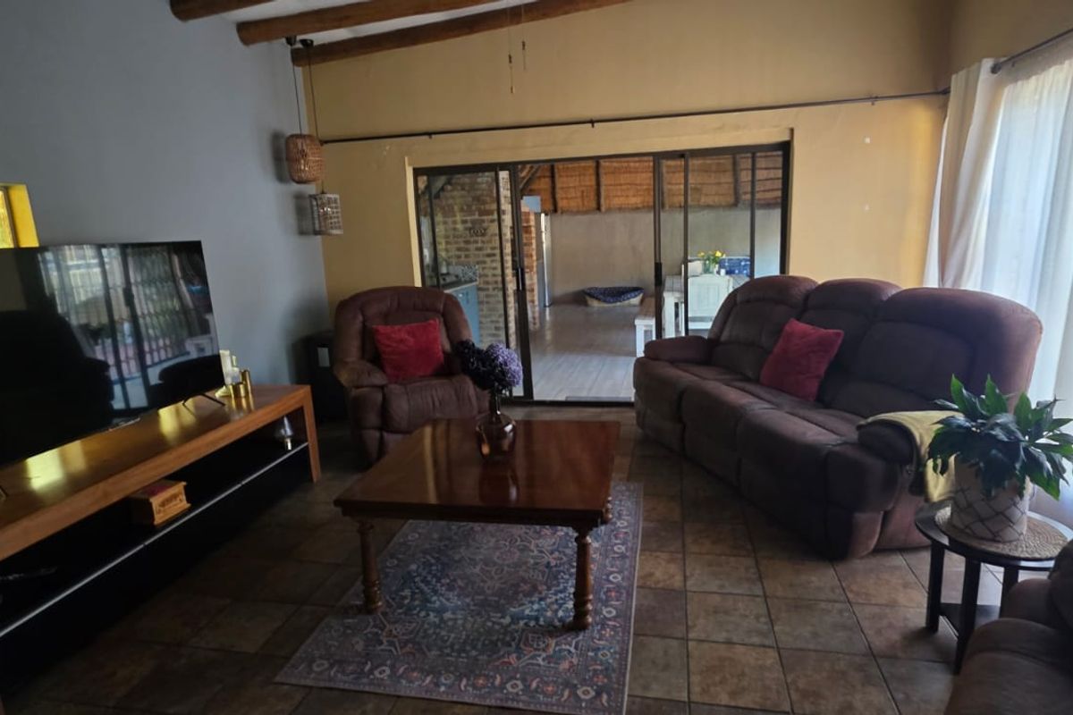 EXCEPTIONAL  INVESTMENT PROPERTY in SE 7!!! - Photo 4