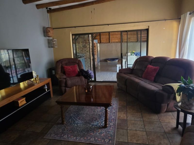 EXCEPTIONAL  INVESTMENT PROPERTY in SE 7!!! - Photo 4