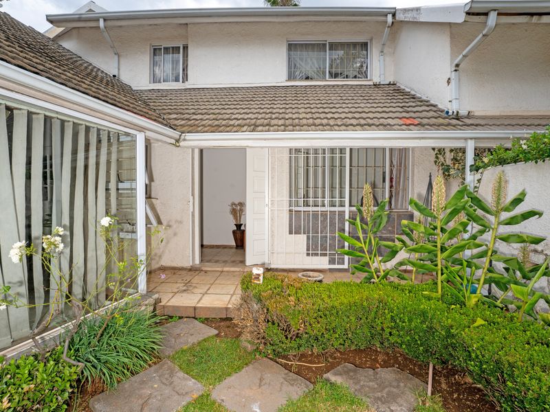 Spacious Multi-Level Family Home with Cottage Potential in Glenadrienne - Photo 3