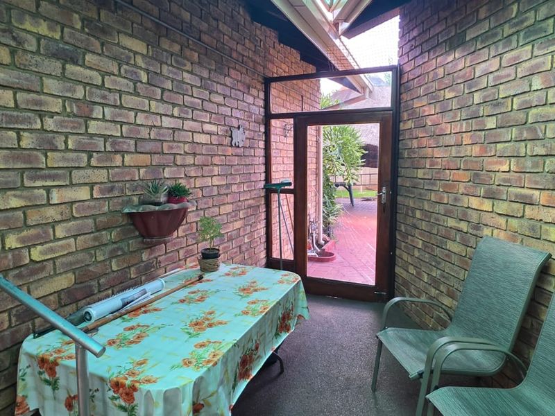 TOWNHOUSE IN POPULAR SE 3!! Full title!!! - Photo 4