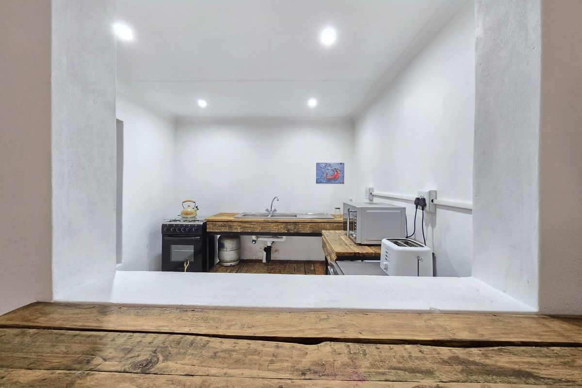 Modern Furnished 1 Bedroom Apartment - Photo 2