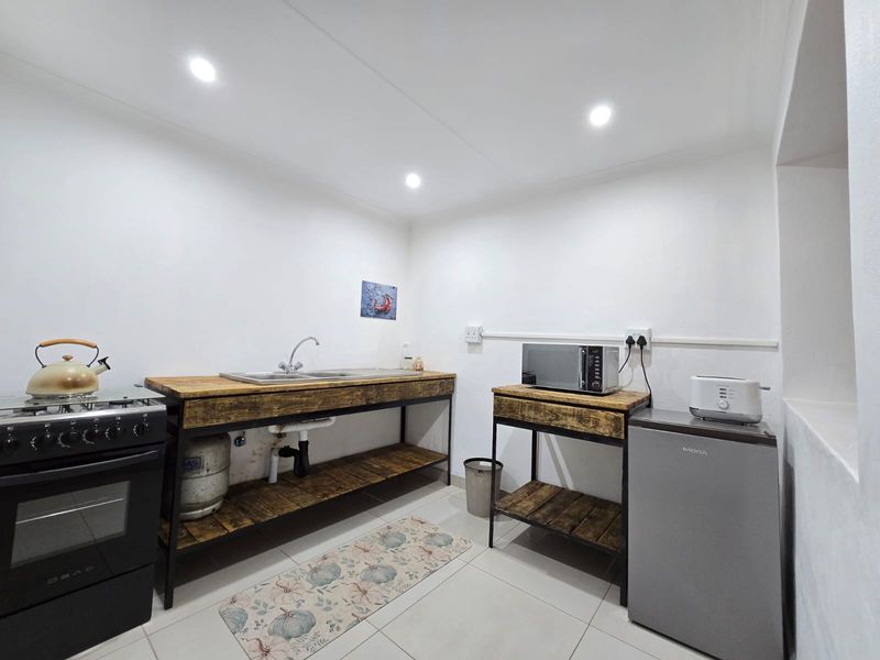 Modern Furnished 1 Bedroom Apartment - Photo 3