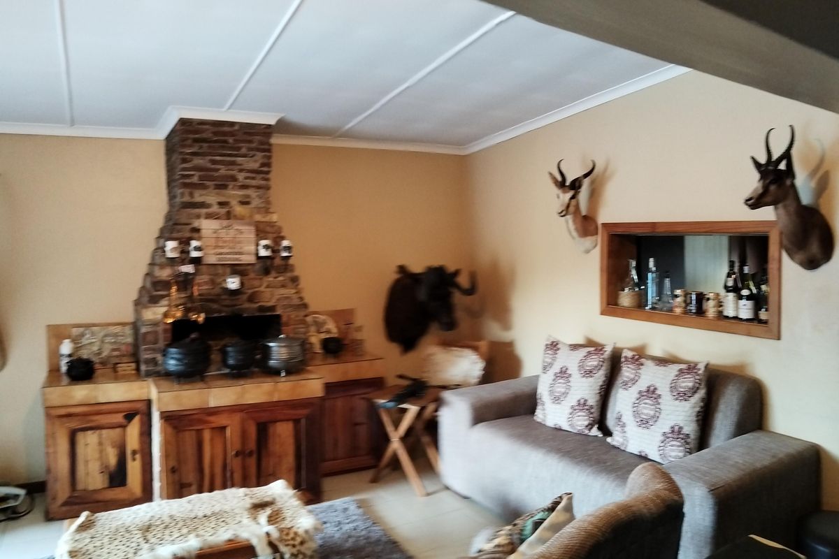 Space, Freedom & Self-Sufficient Living – Family Home in Bothasrus - Photo 3