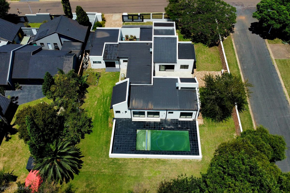 This One Has It All – Brand-New Luxury Living at Its Finest - Photo 4