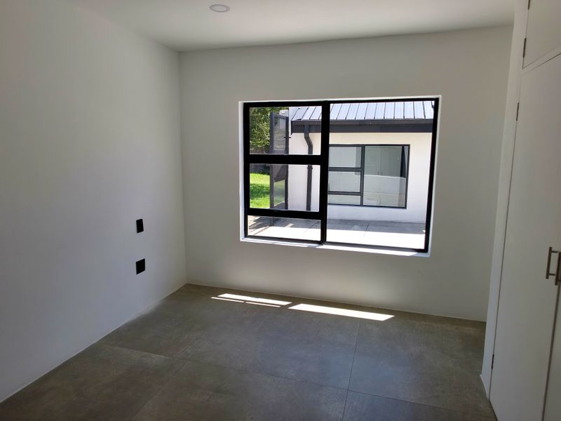 This One Has It All – Brand-New Luxury Living at Its Finest - Photo 10