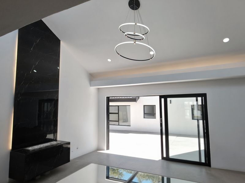 This One Has It All – Brand-New Luxury Living at Its Finest - Photo 9