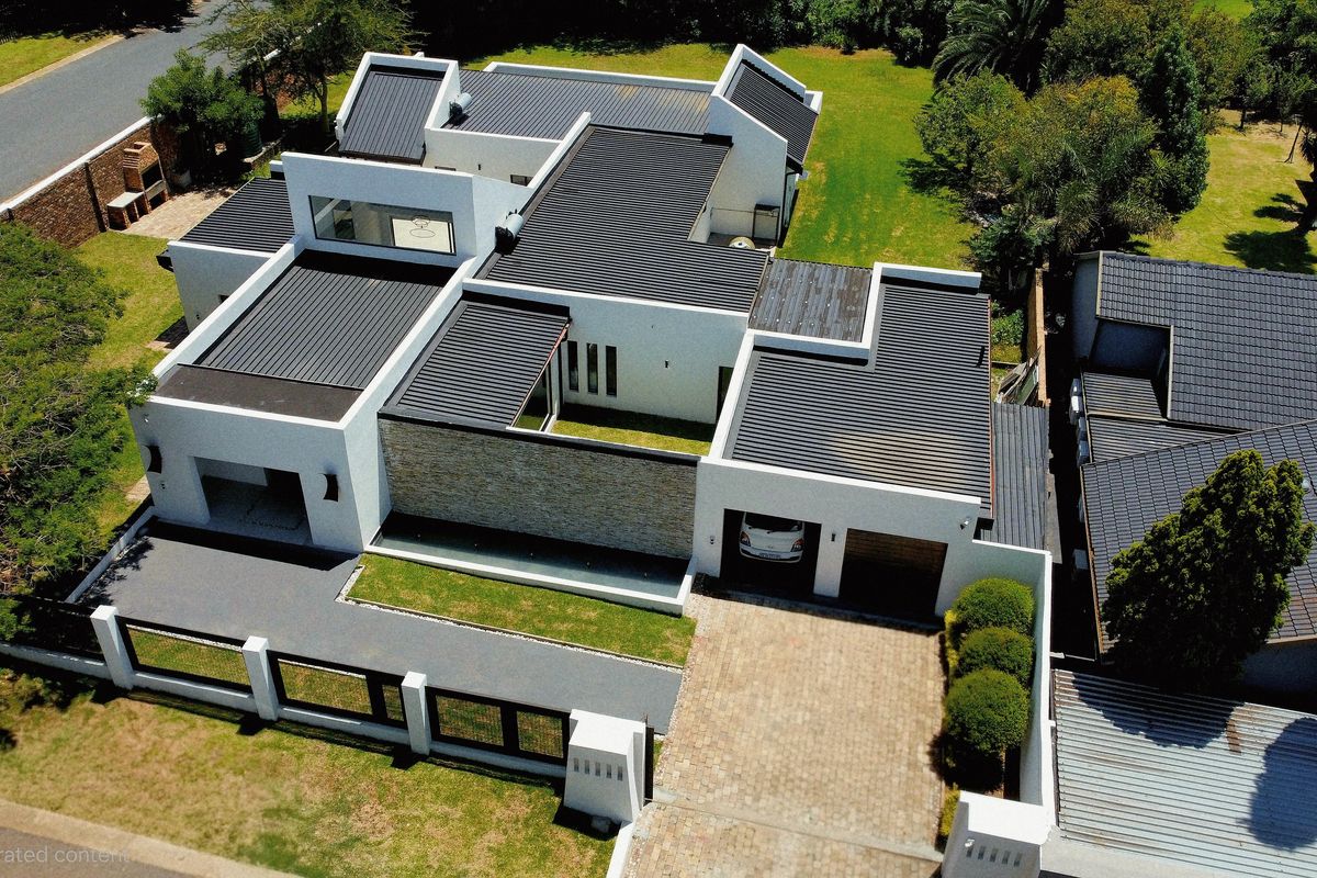 This One Has It All – Brand-New Luxury Living at Its Finest - Photo 3