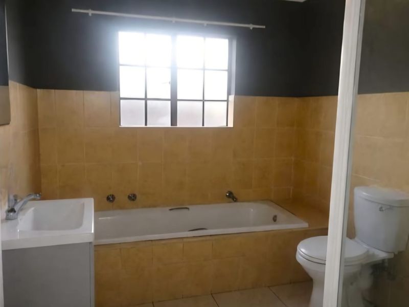 Enjoy Service Delivery in Riversdale Meyerton. 2 bedroom Townhouse. - Photo 7