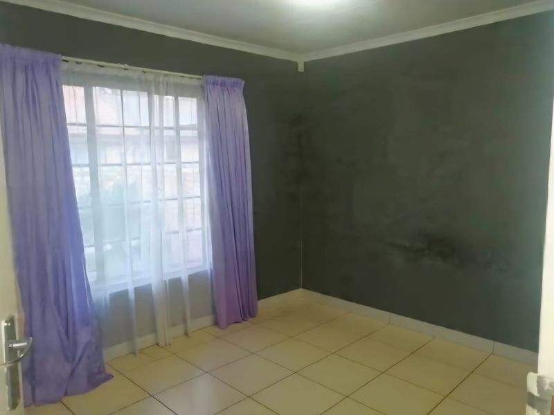 Enjoy Service Delivery in Riversdale Meyerton. 2 bedroom Townhouse. - Photo 5
