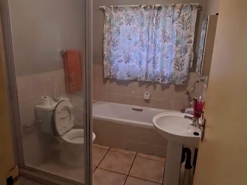 Secure & Pet-Friendly Face-brick Unit – Sasolburg - Photo 7