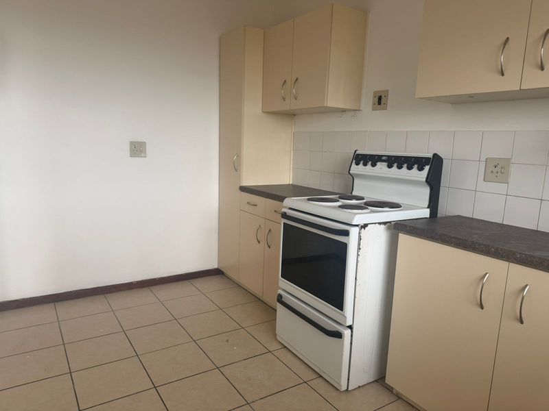 Apartment Rental Monthly In Gqeberha - Photo 4