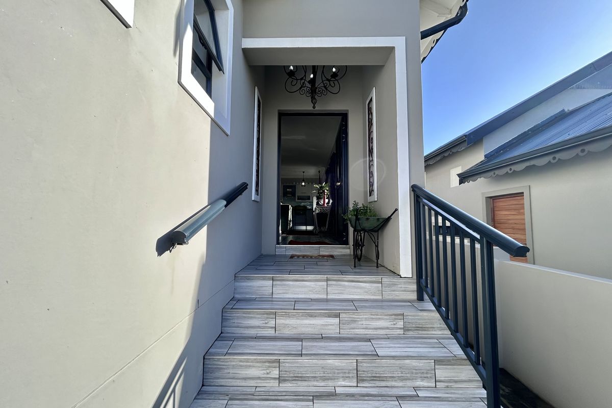 Refined Living in a Secure Lifestyle Estate - Photo 2