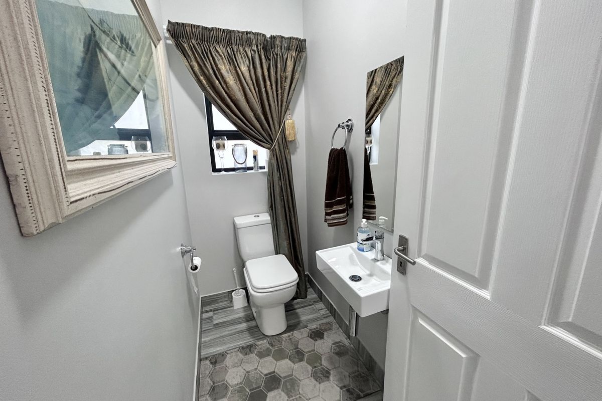 Refined Living in a Secure Lifestyle Estate - Photo 4