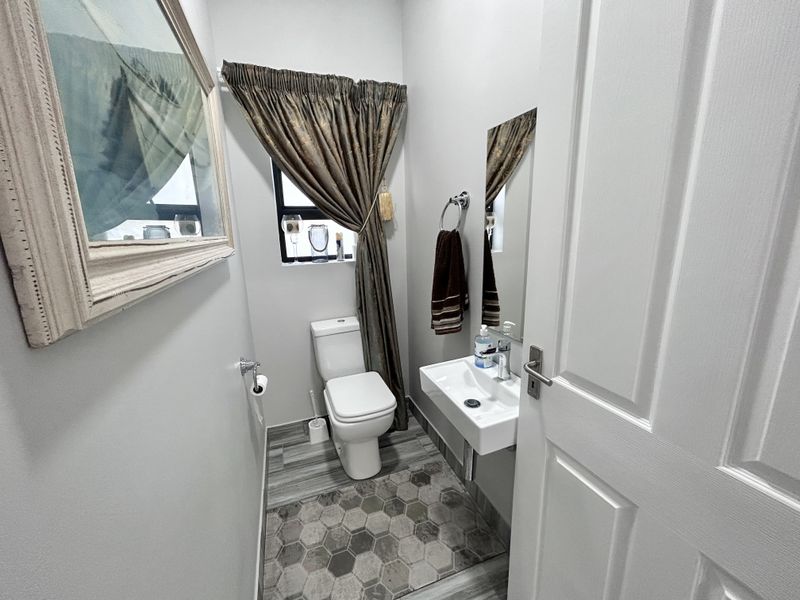 Refined Living in a Secure Lifestyle Estate - Photo 4