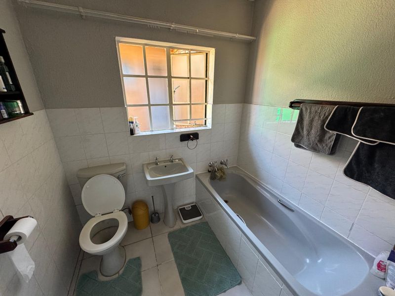 Well-Maintained 3-Bedroom Face Brick Home in Reyno Ridge - Photo 8