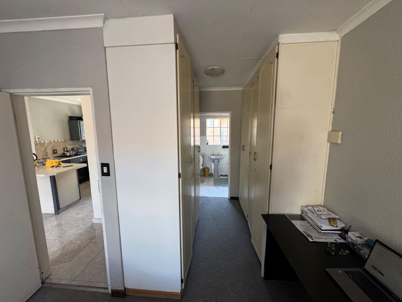 Well-Maintained 3-Bedroom Face Brick Home in Reyno Ridge - Photo 7