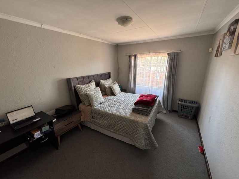 Well-Maintained 3-Bedroom Face Brick Home in Reyno Ridge - Photo 5