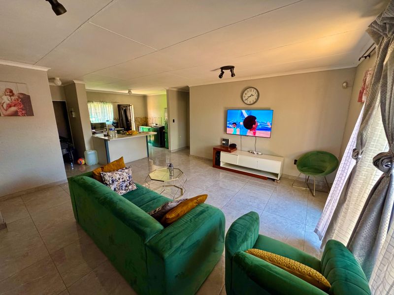 Well-Maintained 3-Bedroom Face Brick Home in Reyno Ridge - Photo 3