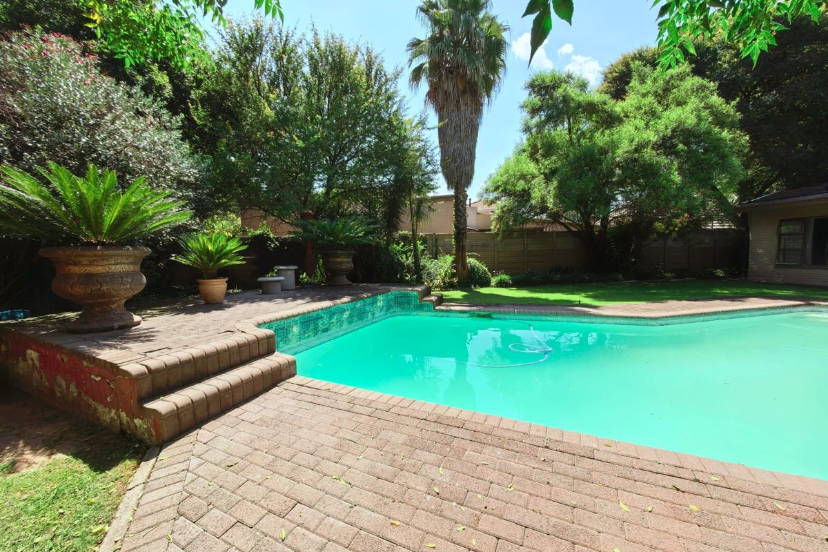 Spacious Family House for Sale in Sasolburg - Photo 3