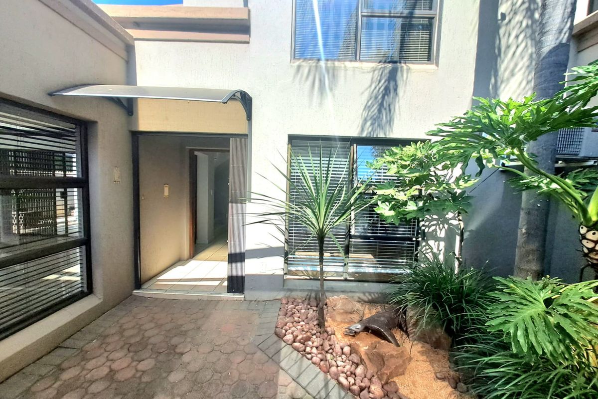 FULL TITLE ULTRA-MODERN DOUBLE-STOREY TOWNHOUSE IN THREE RIVERS PROPER. - Photo 2