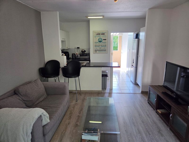 Well maintained, first floor, One Bedroom Apartment. - Photo 8